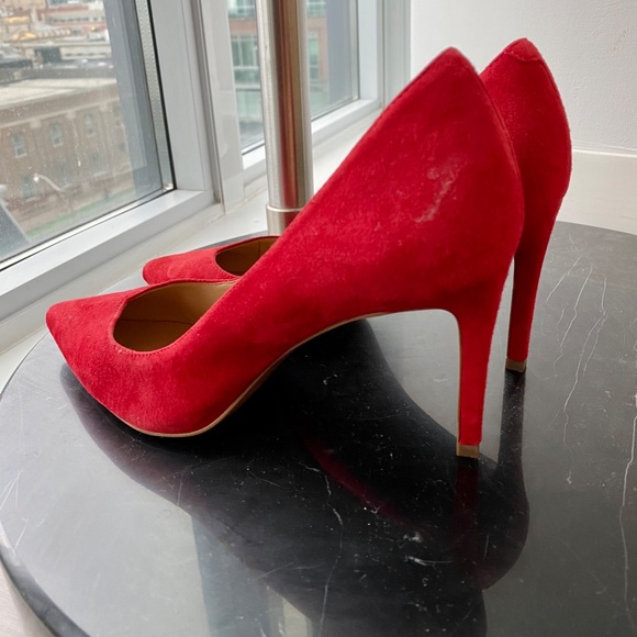 Banana Republic Classic Red Madison 12-Hour Pumps - Picture 4 of 5